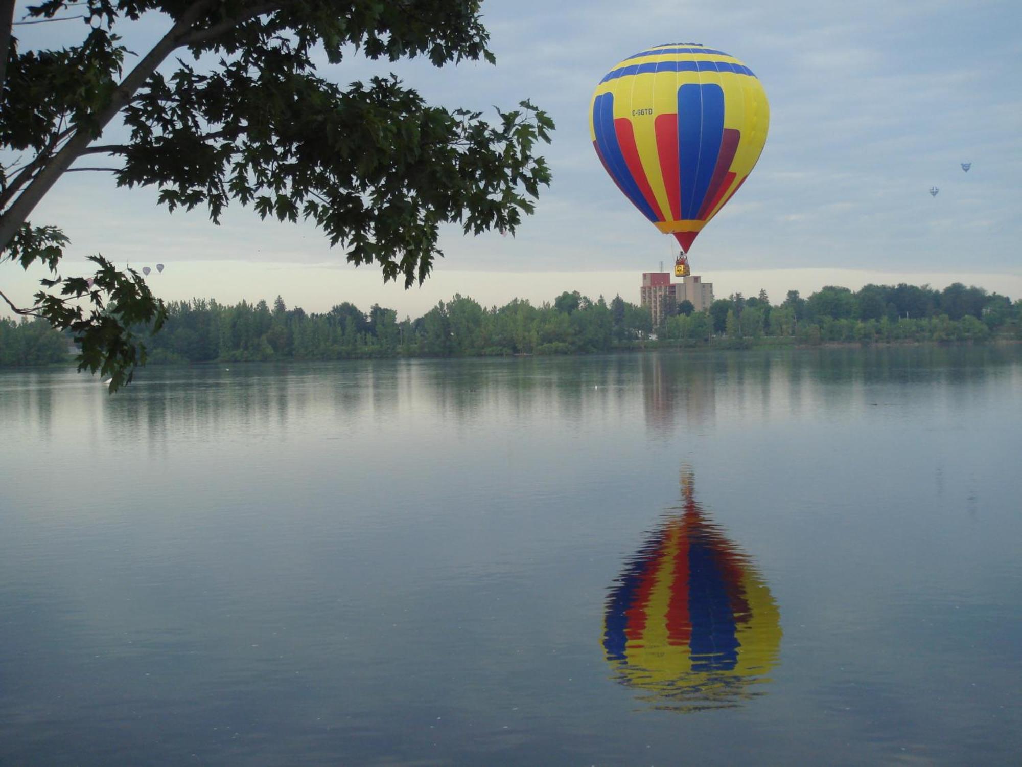 Motel Belle Riviere Saint-Jean-sur-Richelieu ภายนอก รูปภาพ