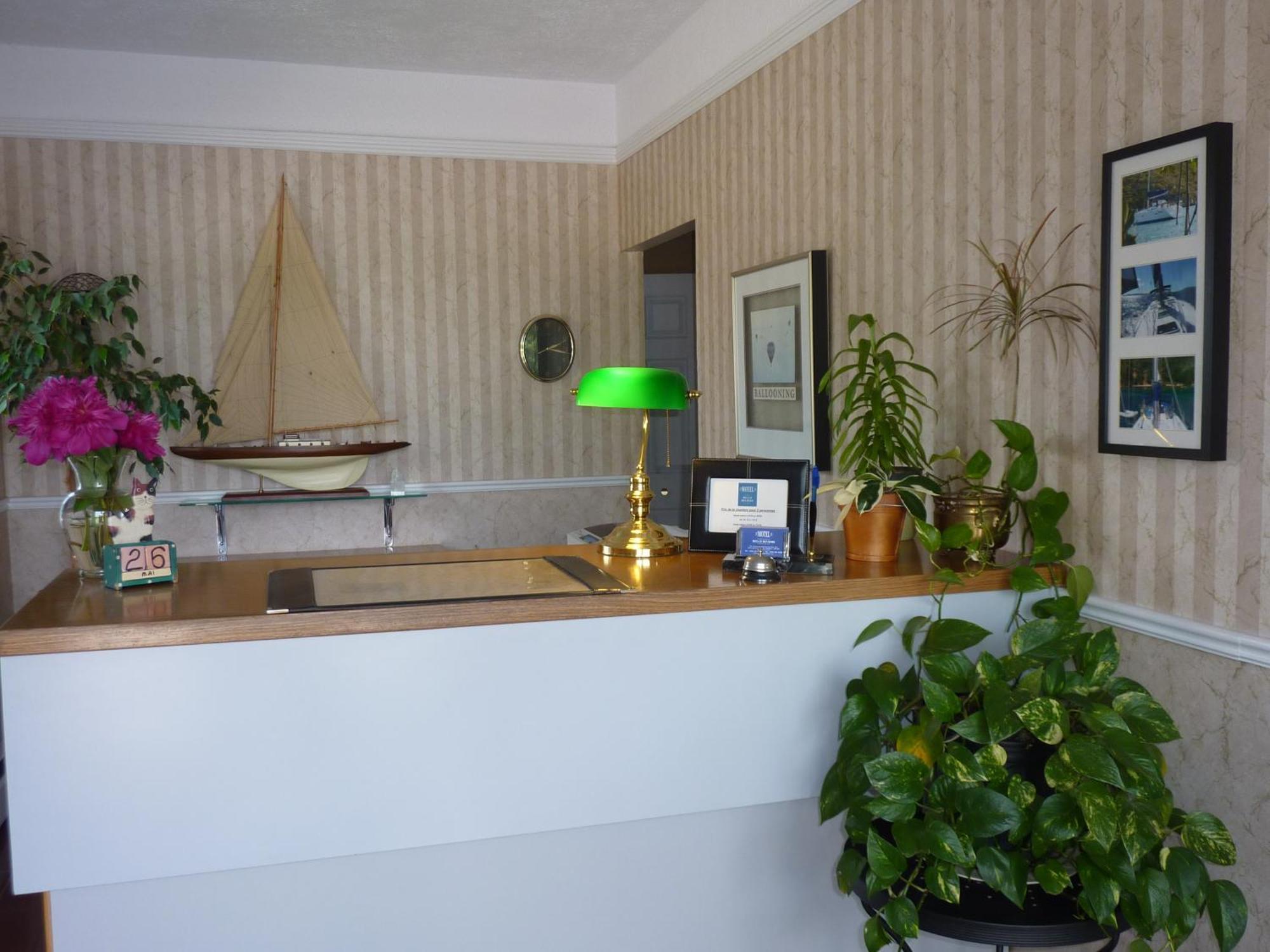 Motel Belle Riviere Saint-Jean-sur-Richelieu ภายนอก รูปภาพ