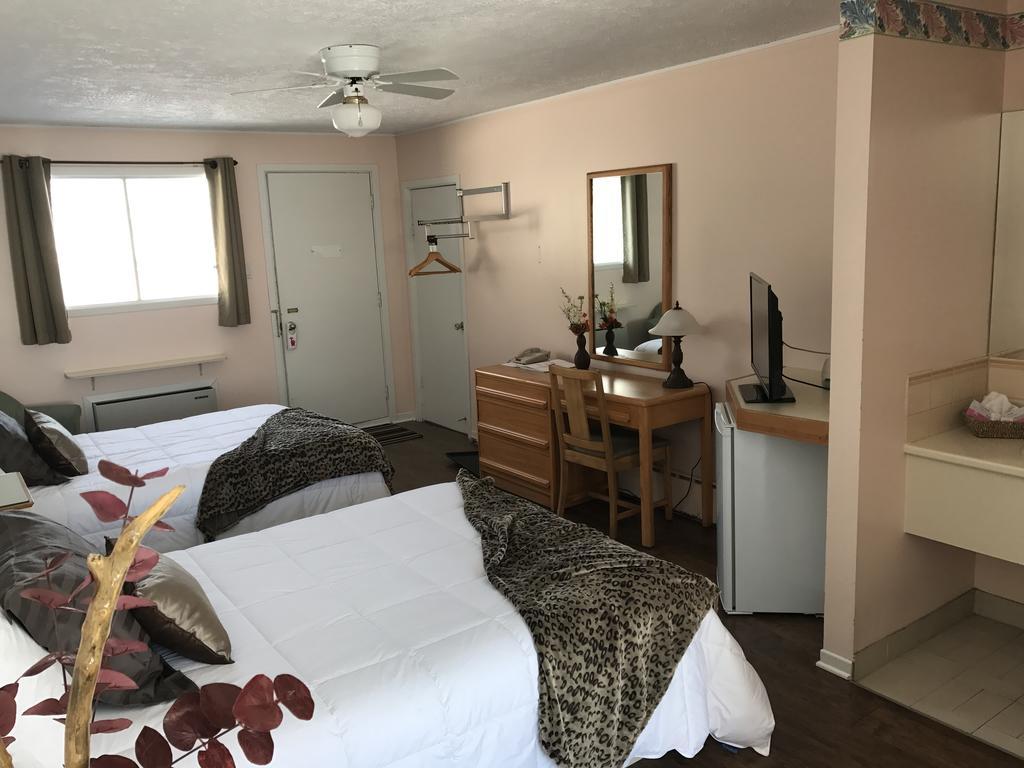 Motel Belle Riviere Saint-Jean-sur-Richelieu ภายนอก รูปภาพ