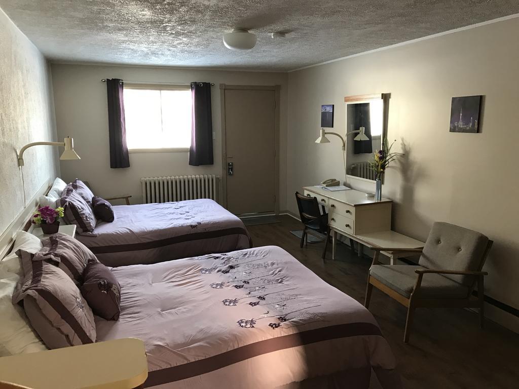 Motel Belle Riviere Saint-Jean-sur-Richelieu ภายนอก รูปภาพ