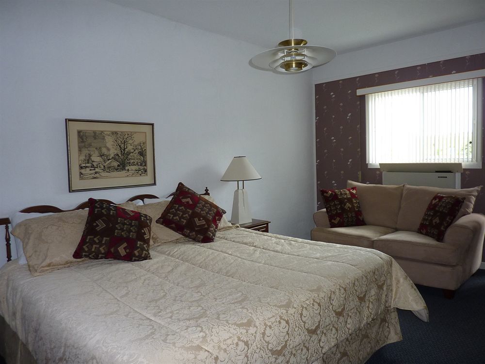 Motel Belle Riviere Saint-Jean-sur-Richelieu ภายนอก รูปภาพ