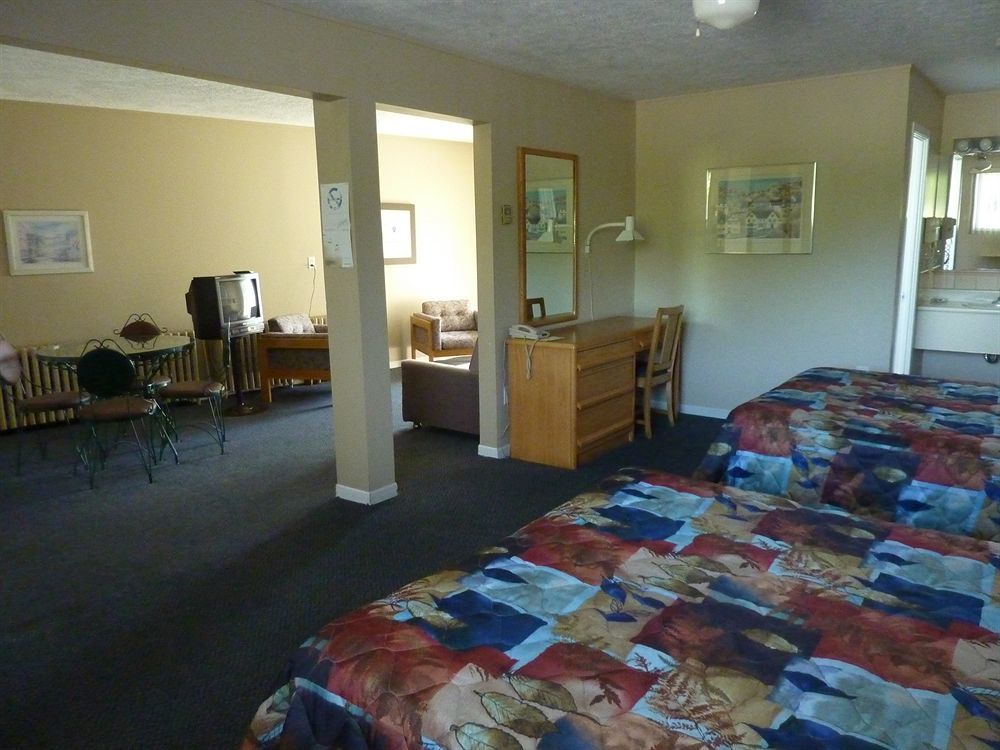 Motel Belle Riviere Saint-Jean-sur-Richelieu ภายนอก รูปภาพ