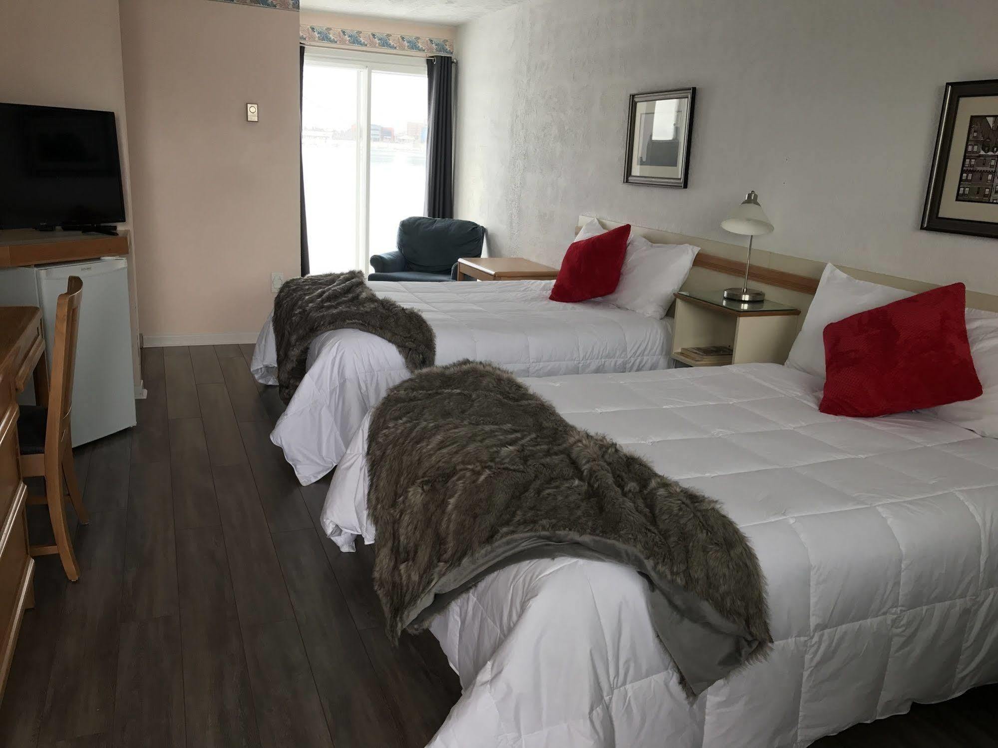 Motel Belle Riviere Saint-Jean-sur-Richelieu ภายนอก รูปภาพ