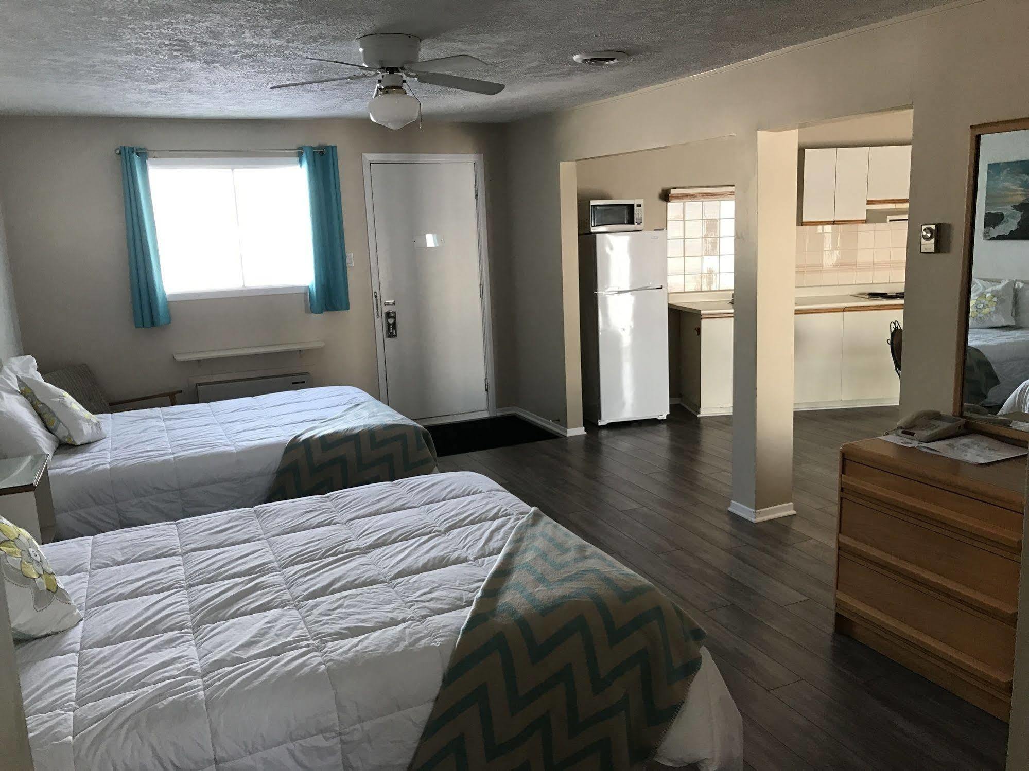 Motel Belle Riviere Saint-Jean-sur-Richelieu ภายนอก รูปภาพ