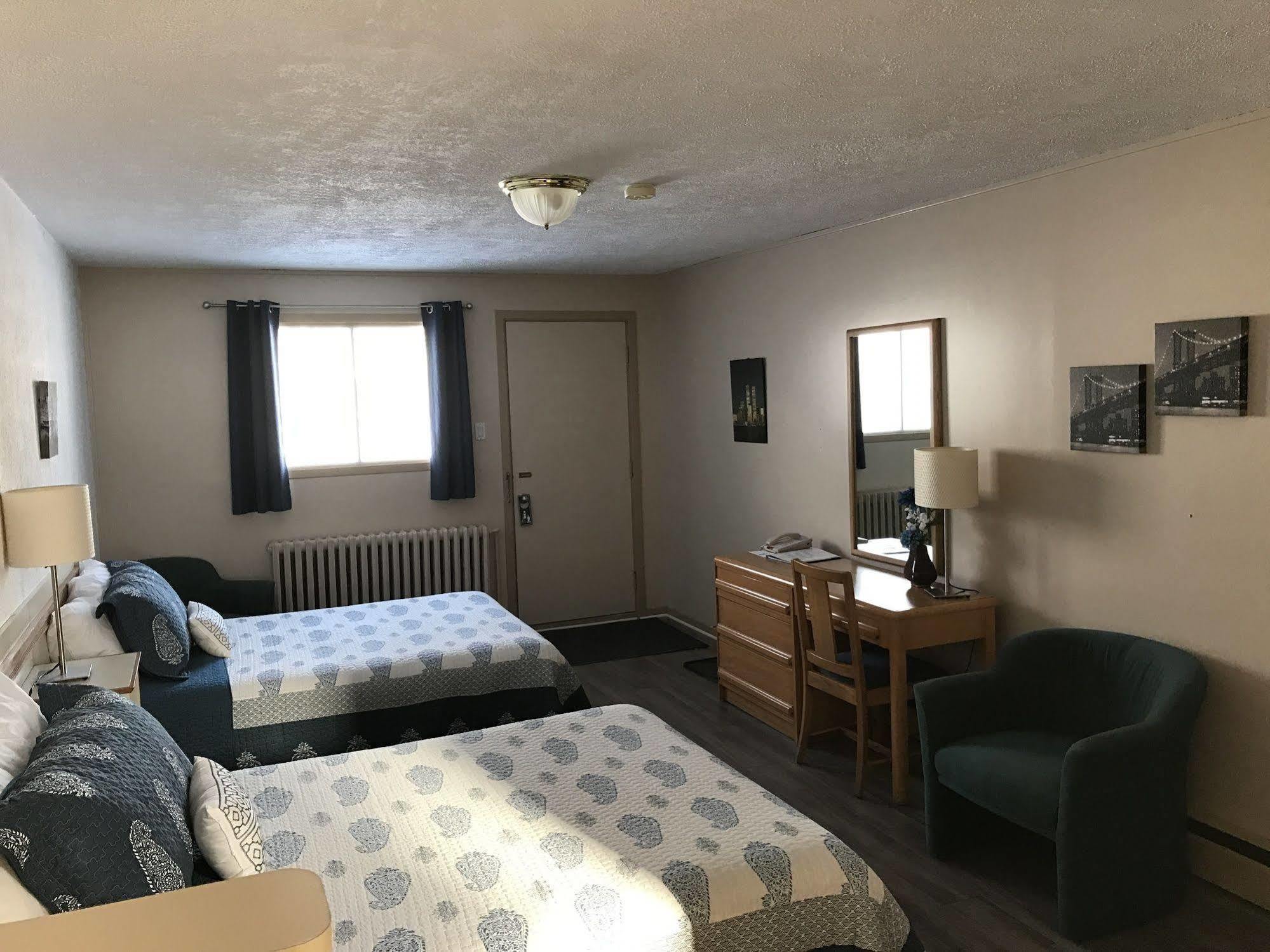 Motel Belle Riviere Saint-Jean-sur-Richelieu ภายนอก รูปภาพ
