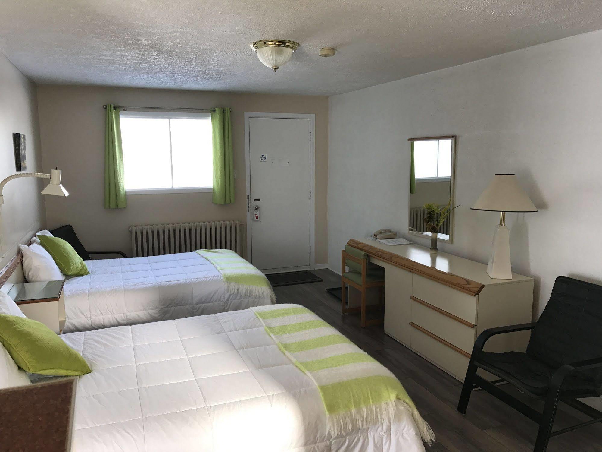 Motel Belle Riviere Saint-Jean-sur-Richelieu ภายนอก รูปภาพ