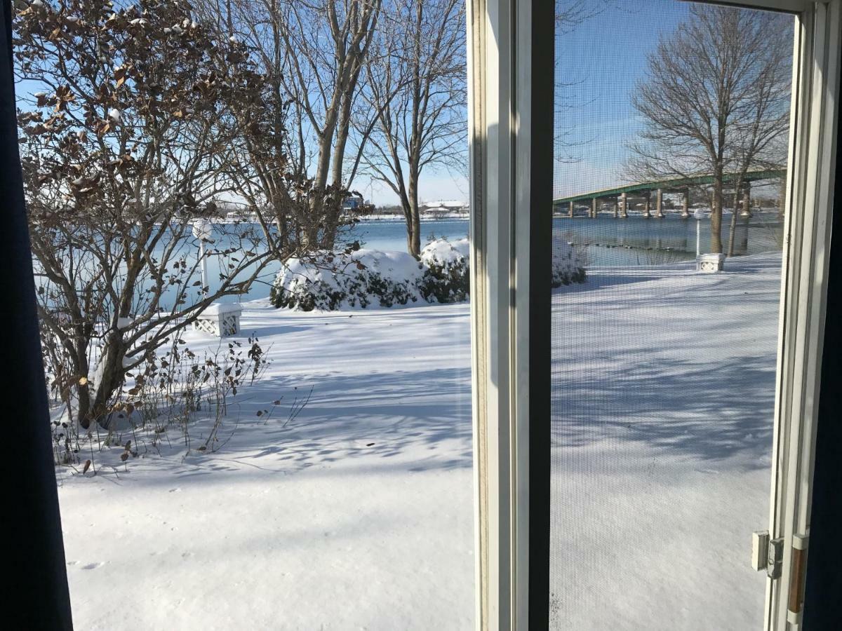 Motel Belle Riviere Saint-Jean-sur-Richelieu ภายนอก รูปภาพ