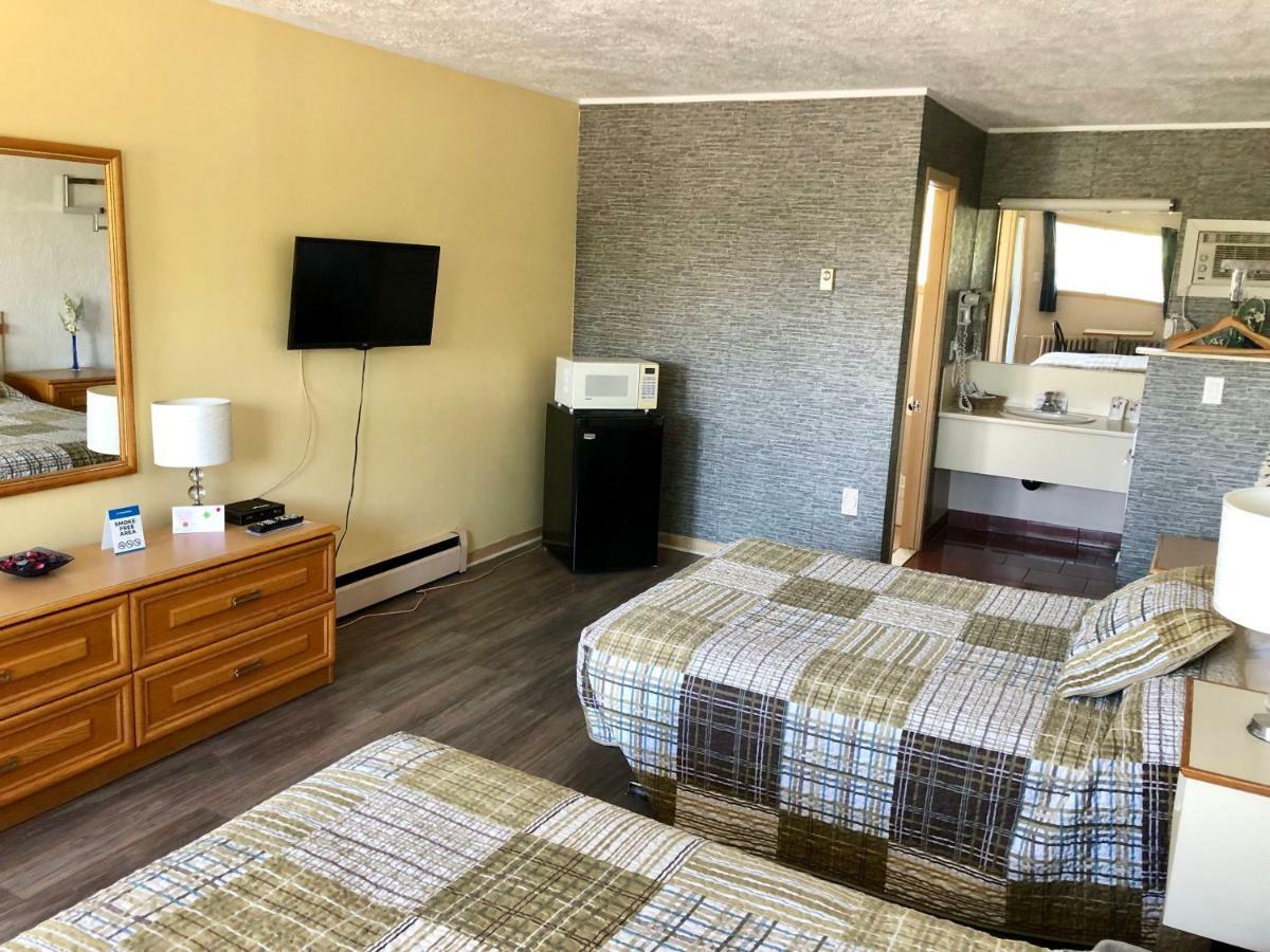 Motel Belle Riviere Saint-Jean-sur-Richelieu ภายนอก รูปภาพ