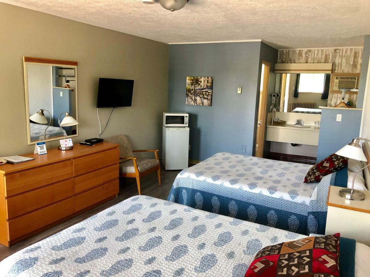 Motel Belle Riviere Saint-Jean-sur-Richelieu ภายนอก รูปภาพ