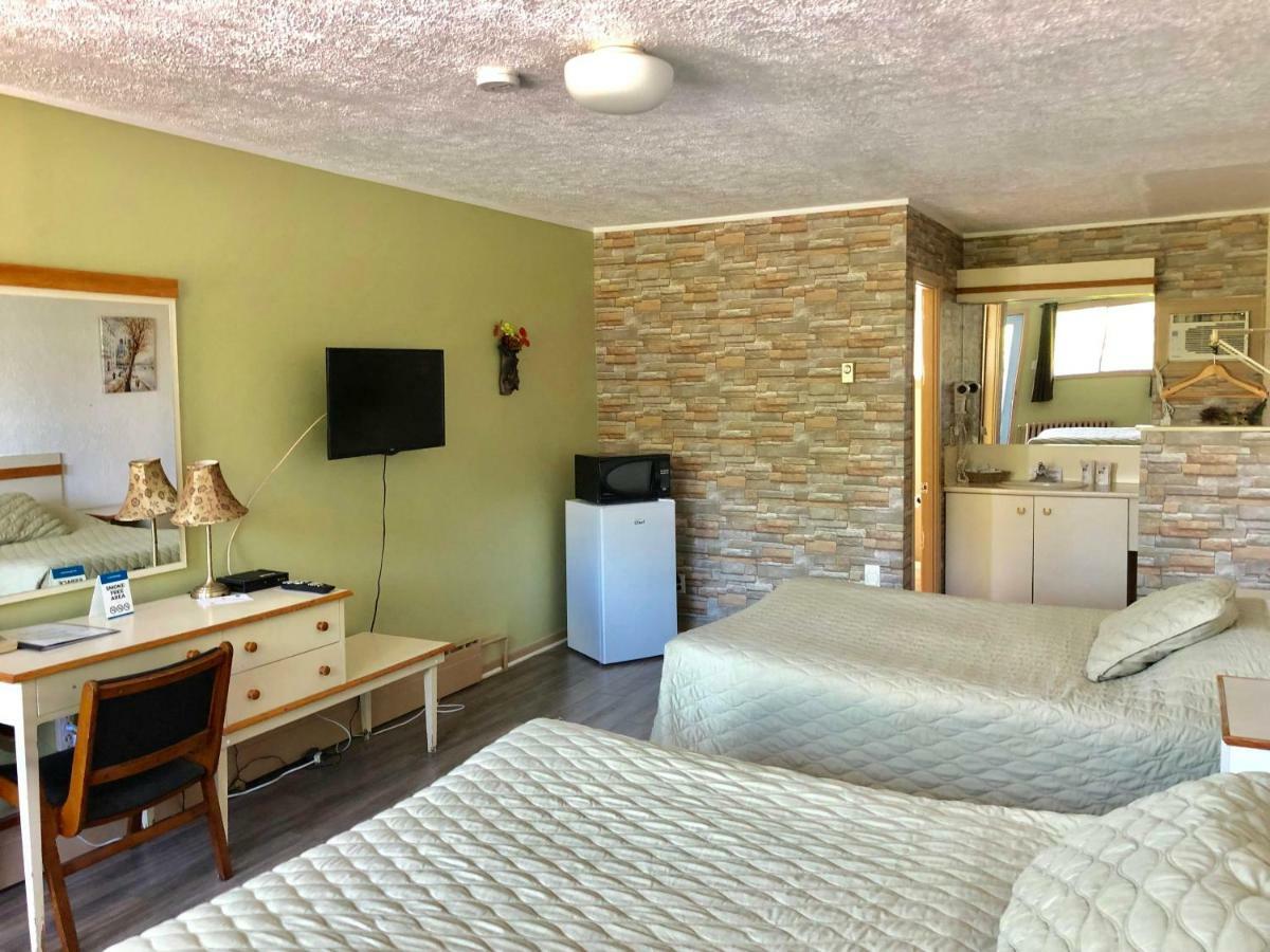Motel Belle Riviere Saint-Jean-sur-Richelieu ภายนอก รูปภาพ